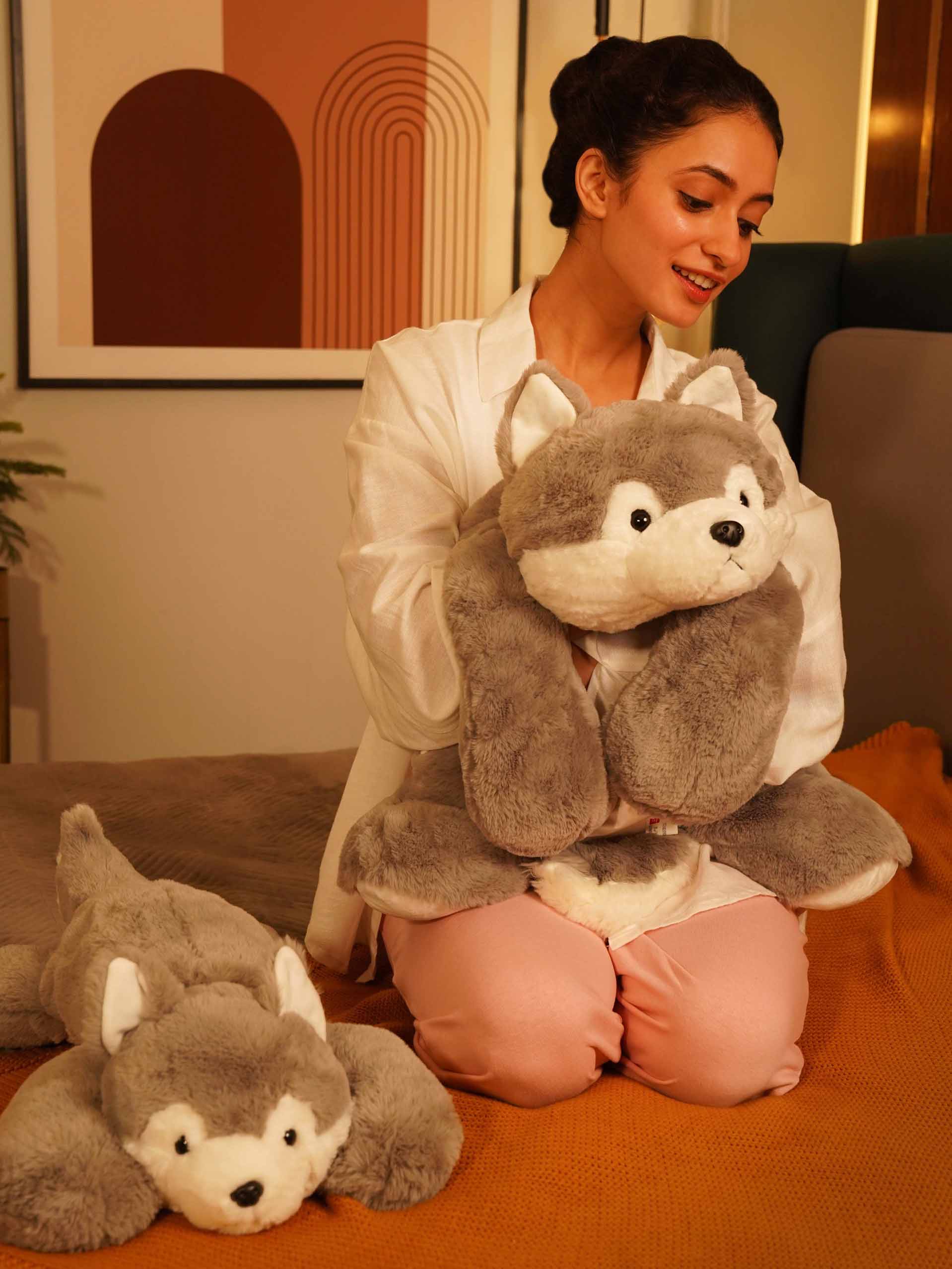 Loyal & Lovable Husky Cuddle Pillow - Soft Lifelike Dog Comforter Cushion Home Decor Main image