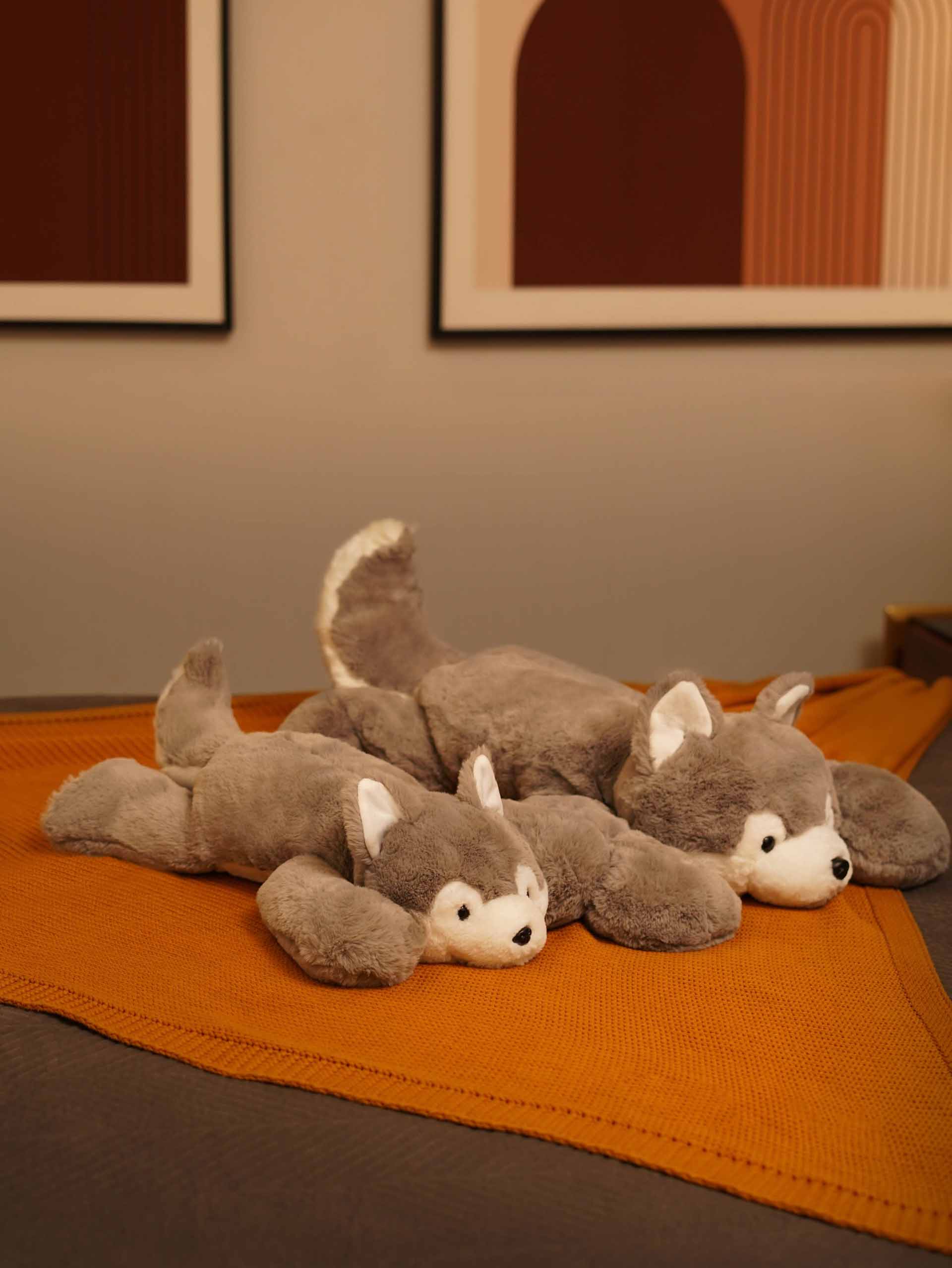 Loyal & Lovable Husky Cuddle Pillow - Soft Lifelike Dog Comforter Cushion Home Decor Secondary image