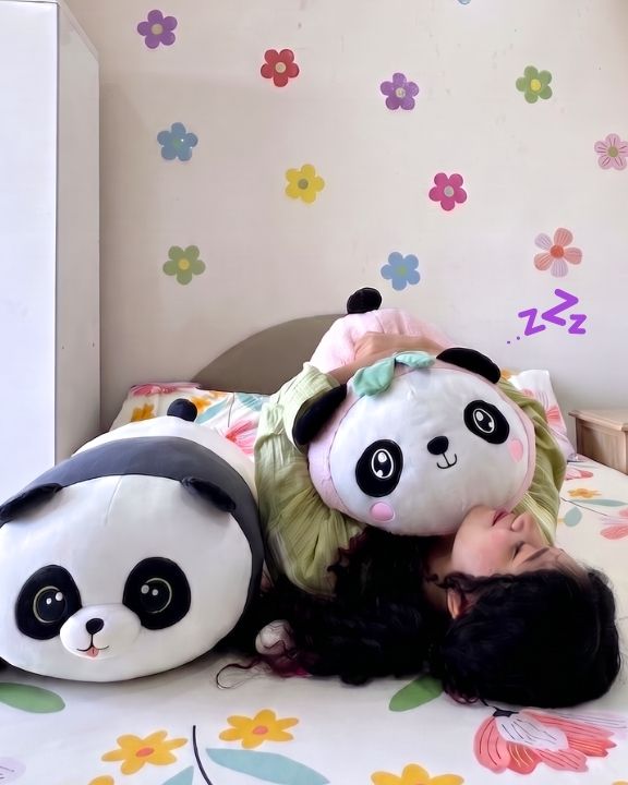 Panda hugs for emotional support 🫶